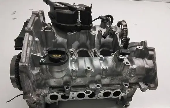 Ford Focus Engine head H6BG6090
