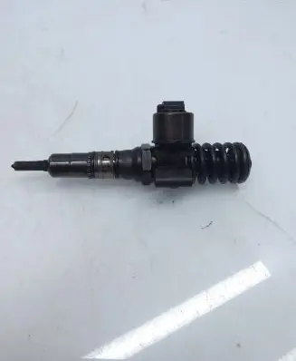 Skoda Octavia Mk2 (1Z) Fuel injector 0414720404