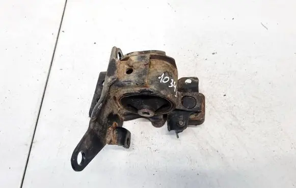 Engine mount bracket