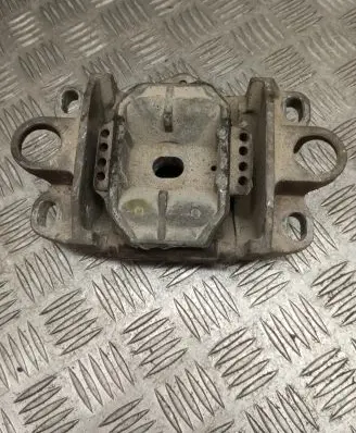 Jaguar X-Type Engine mount bracket