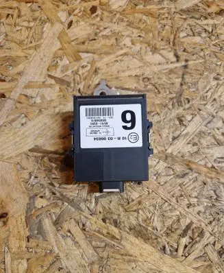 Toyota Avensis T270 Door central lock control unit/module 8974105091 0R0306034