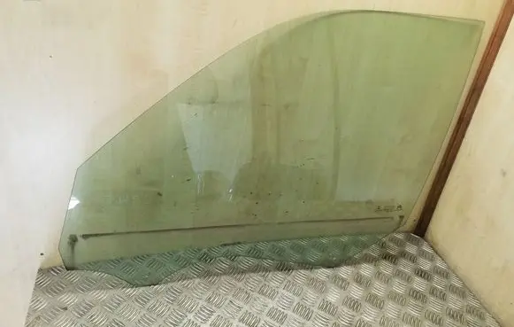 Citroen C4 Grand Picasso Front door window glass four-door