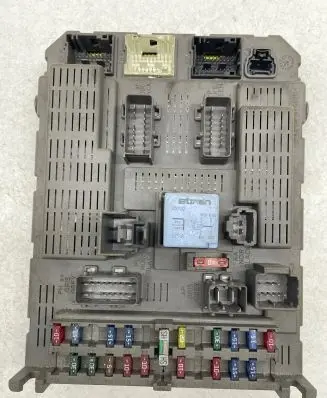 Citroen C5 Fuse box set 9645352980