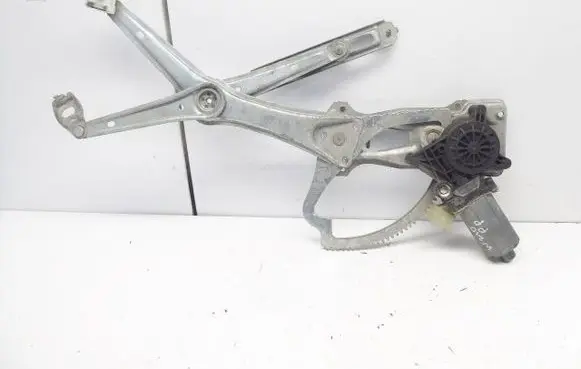 Mercedes-Benz E W210 Front door manual window regulator 0130821709