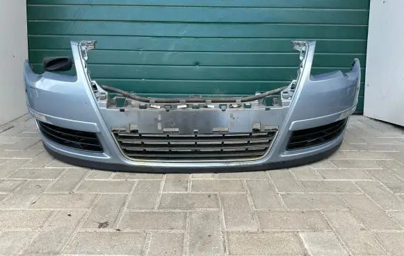 Volkswagen PASSAT B6 Front bumper LC7Z