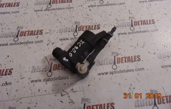 Volvo XC90 Windscreen/windshield washer pump