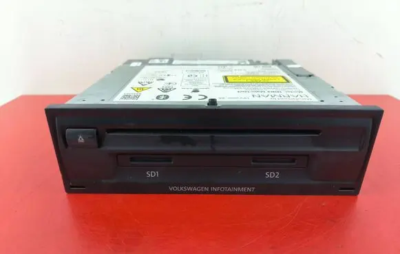 Volkswagen Tiguan Navigation unit CD/DVD player 5NA035020F