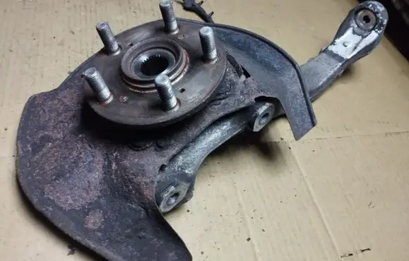 Honda Legend Front wheel hub spindle knuckle