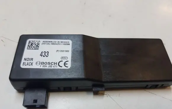 Opel Insignia A Door central lock control unit/module F00HJ00471