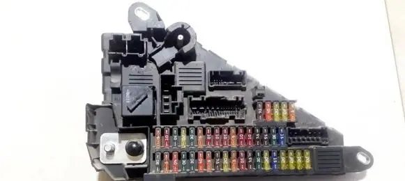 BMW 5 E60 E61 Fuse box set 690661804 518956024
