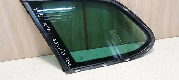 Volkswagen Golf VI Rear side window 1K9845297b 43R004670
