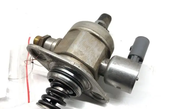 Skoda Superb B6 (3T) Fuel injection high pressure pump 06H127025Q