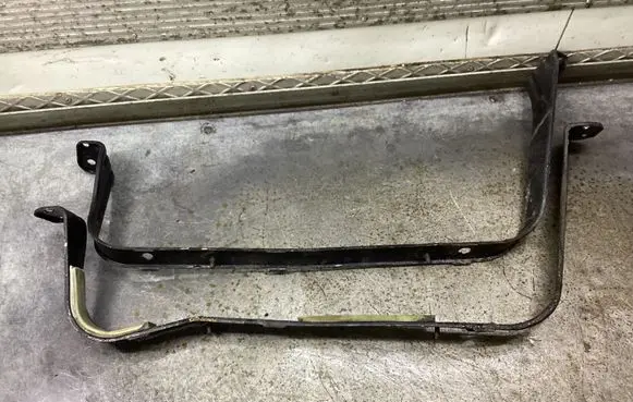 Lancia Thema Fuel tank mounting bracket 