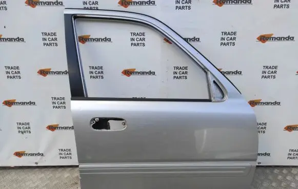 Honda CR-V Front door