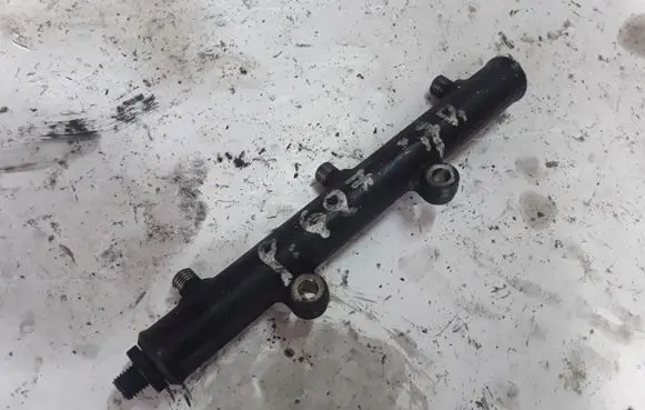 Peugeot 607 Fuel main line pipe NOCODE