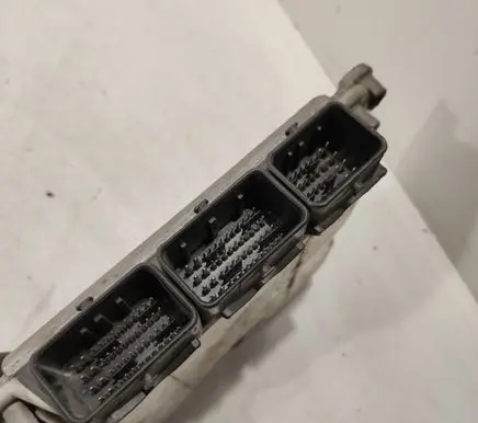 Renault Laguna II Engine control unit/module ECU 0281010637 8200211711