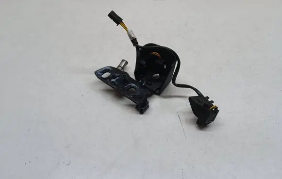 BMW 3 E92 E93 Convertible roof lock latch cylinder 7183325