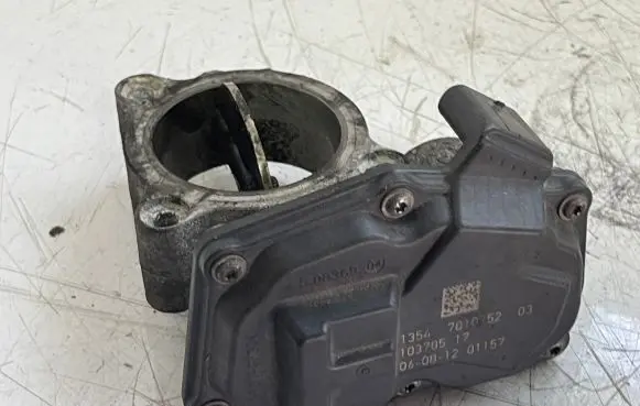 BMW X3 F25 Throttle valve 1354781075203 7810752