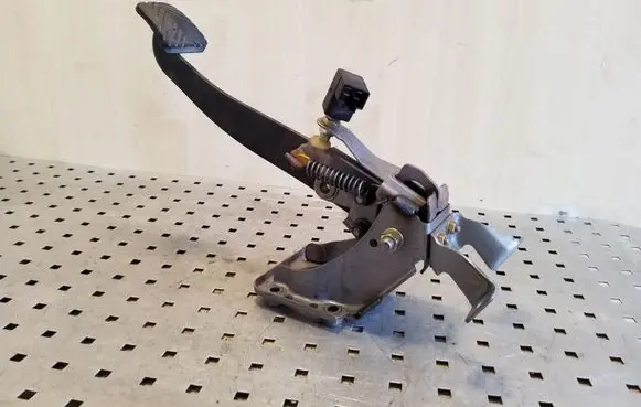 Hyundai Santa Fe Brake pedal