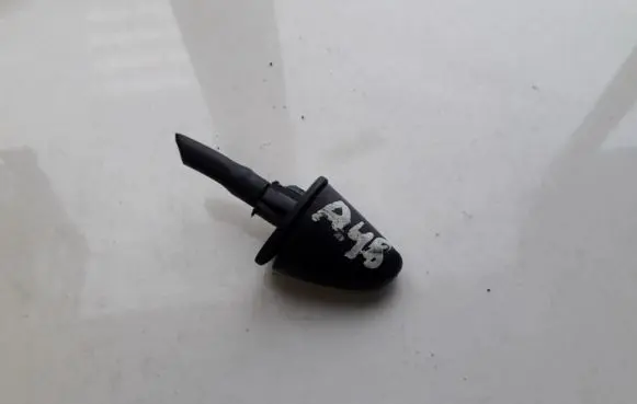 Citroen C5 Windshield washer spray nozzle 