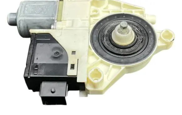 Fiat 500X Front door window regulator motor 0130822664