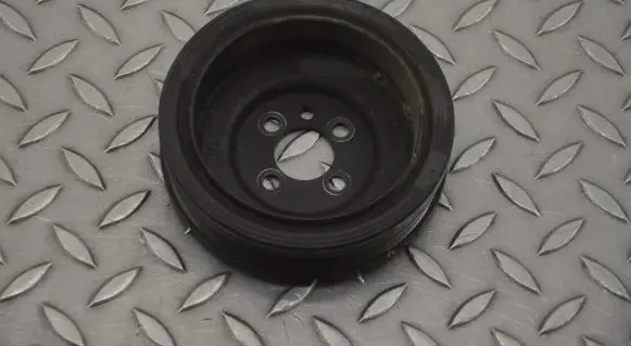 Volkswagen PASSAT B8 Crankshaft pulley 036105243