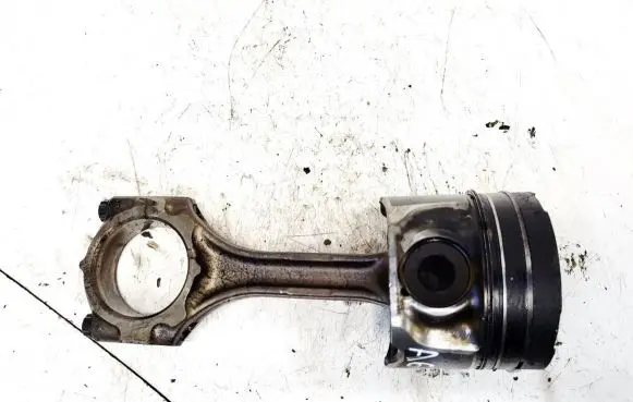 Toyota Auris 150 Piston with connecting rod