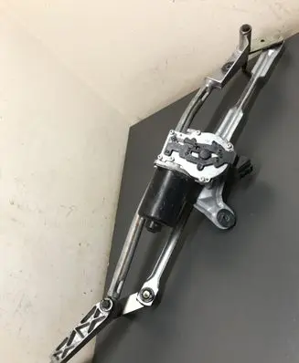 Volvo XC70 Front wiper linkage and motor