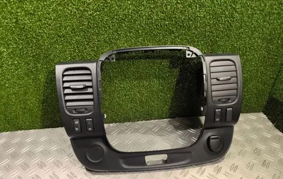 Renault Trafic III (X82) Radio/GPS head unit trim 93452450 1409244X 1259343X