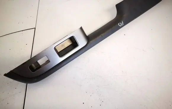 Nissan X-Trail T30 Front door window switch trim 80948eq300