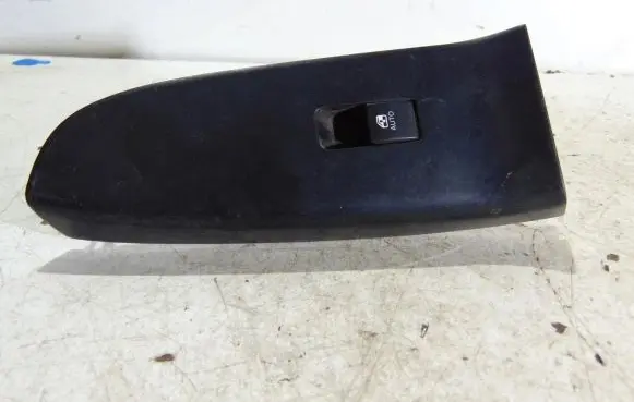 KIA Ceed Electric window control switch 82361-1H300