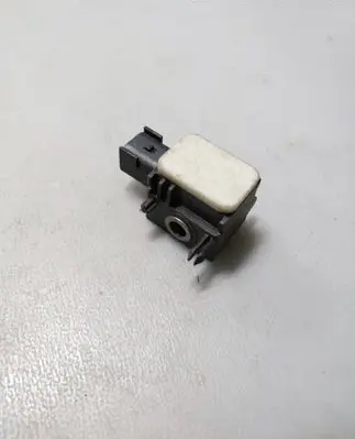 Hyundai Santa Fe Airbag deployment crash/impact sensor 95920-28000