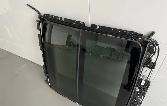 BMW X4 G02 Sunroof glass 7487251