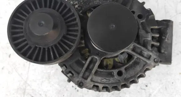 BMW 5 E60 E61 Generator/alternator 7550967