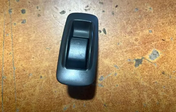 Toyota Corolla Verso AR10 Electric window control switch 848010F030B0 848010F30BO 54035228