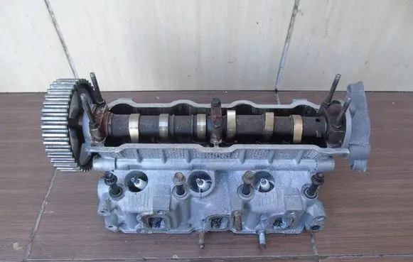 Suzuki Swift Cultus Engine head 
