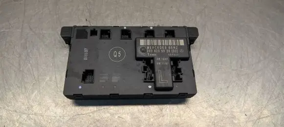 Mercedes-Benz C W203 Door control unit/module 2038205526 351321