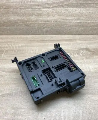 Ford Galaxy Fuse module 7M0962258D S108145100E S108152001C