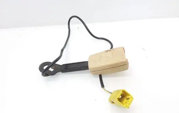 Volkswagen Touareg I Front seatbelt buckle 7L0857777C