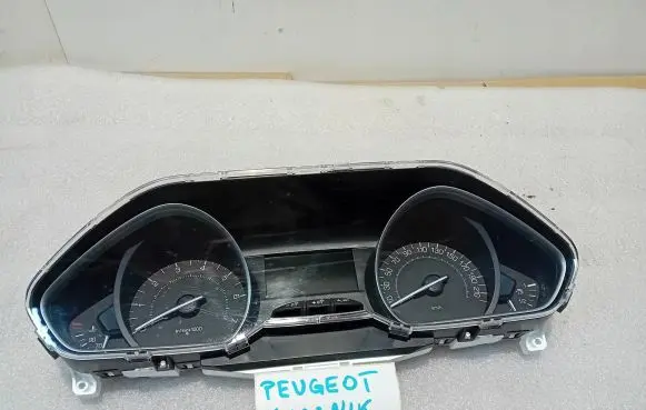 Peugeot 208 Speedometer (instrument cluster) 9813848780