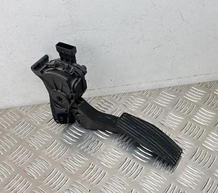 Opel Astra J Accelerator throttle pedal 13252702 6PV00976507