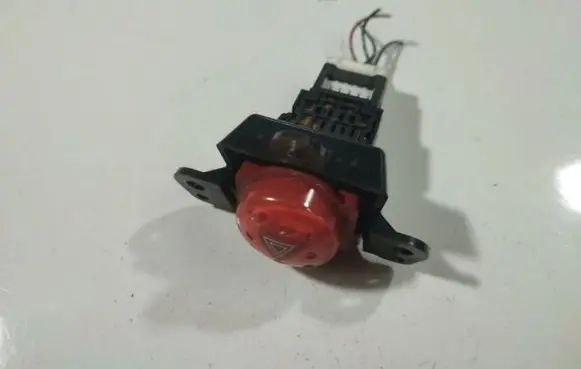 Nissan Almera Tino Hazard light switch