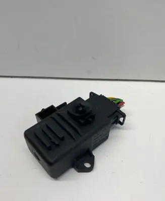 Volkswagen Transporter - Caravelle T5 Seat heating relay 1Z0959772B