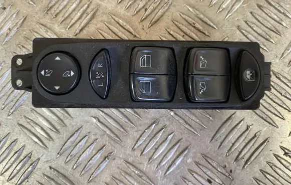 Mercedes-Benz Vito Viano W639 Electric window control switch A6395450513 02ZGS003