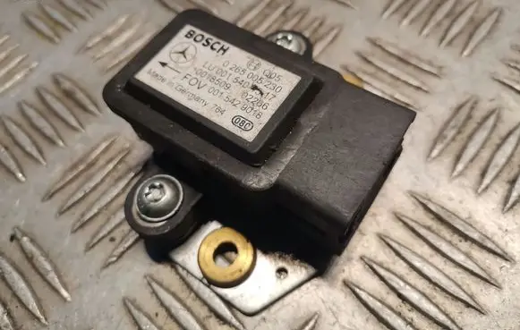 Mercedes-Benz E W210 Yaw turn rate sensor 0015404517