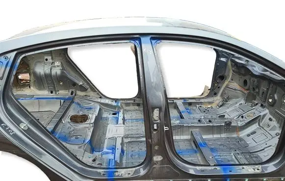 Hyundai Ioniq Pillar (middle) 