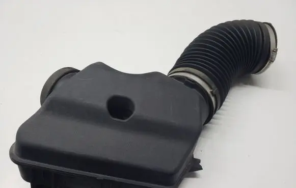 Chrysler Town u0026 Country V Intake resonator 04861731AB
