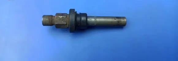 Mercedes-Benz 380 560SEC C126 Fuel injector 0437502035