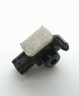 Mitsubishi Outlander Airbag deployment crash/impact sensor 8651A165