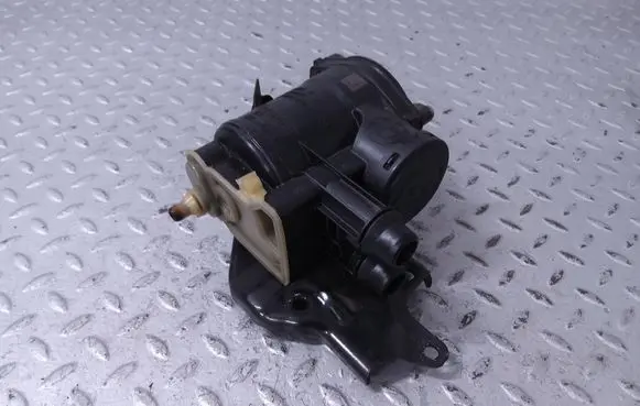 BMW X5 G05 Oil breather separator 11158597276 8597276